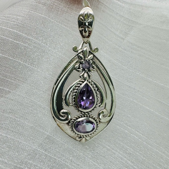 Venus and Vulcan Jewelry - S925 Amethyst Pendant